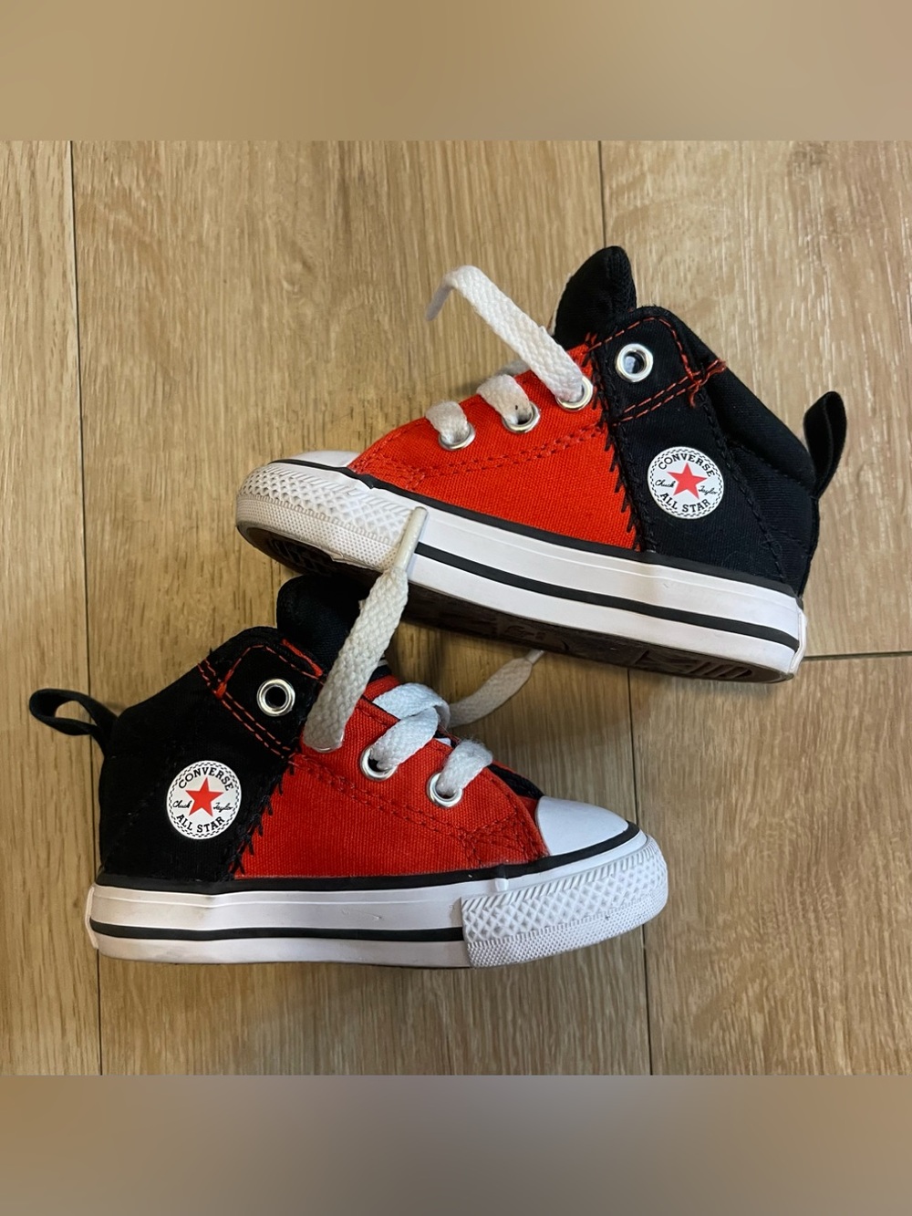 Converse All Star Boys Size 4